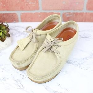 Clarks Wallabees Tan Suede 9.5